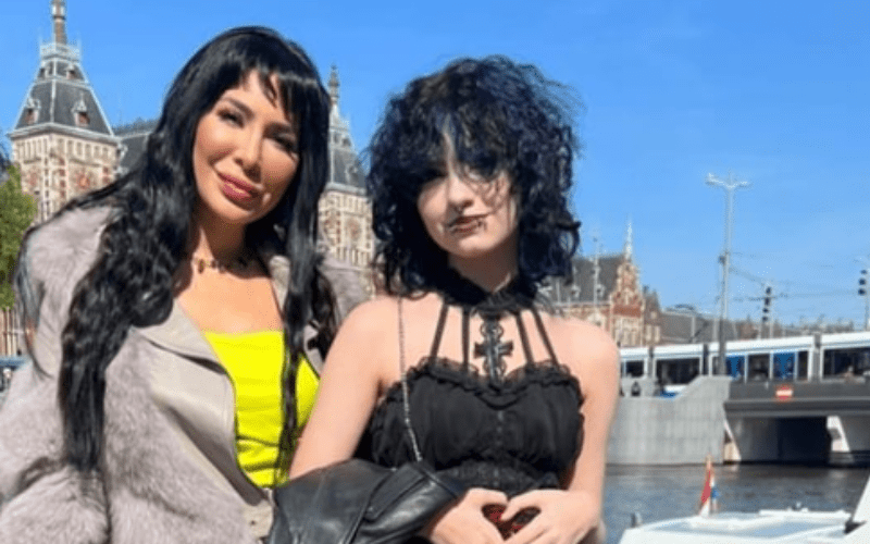 Fans Stunned By Farrah & Sophia’s Photo