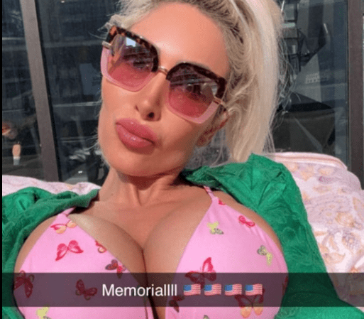 Fans Notice Something Crazy In Farrah’s New Photo